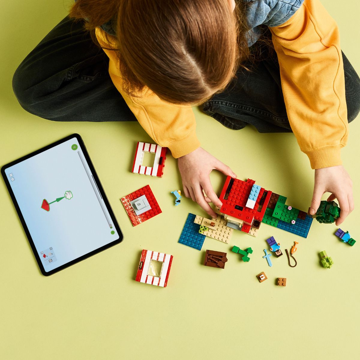 LEGO MINECRAFT 21275 Đồ Chơi Lắp Ráp Đài TNT Trong Rừng (287 chi tiết)