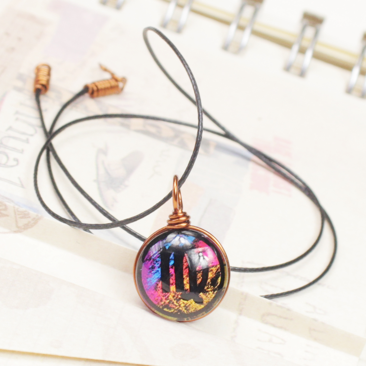 Dây chuyền cung hoàng đạo Zodiac 2 mặt khác nhau 14mm màu sắc tươi sáng 14MM-001