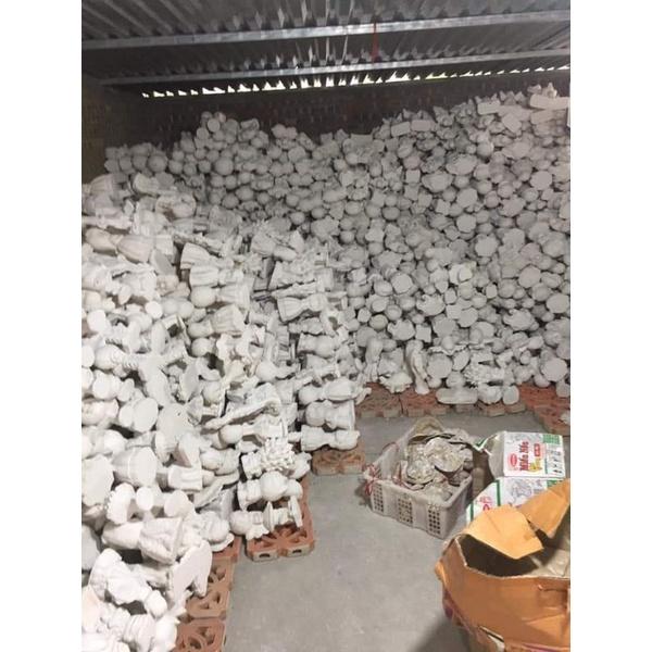 Set hộp 10 tượng tô gồm: + dây hộp màu+1 bút vẽ