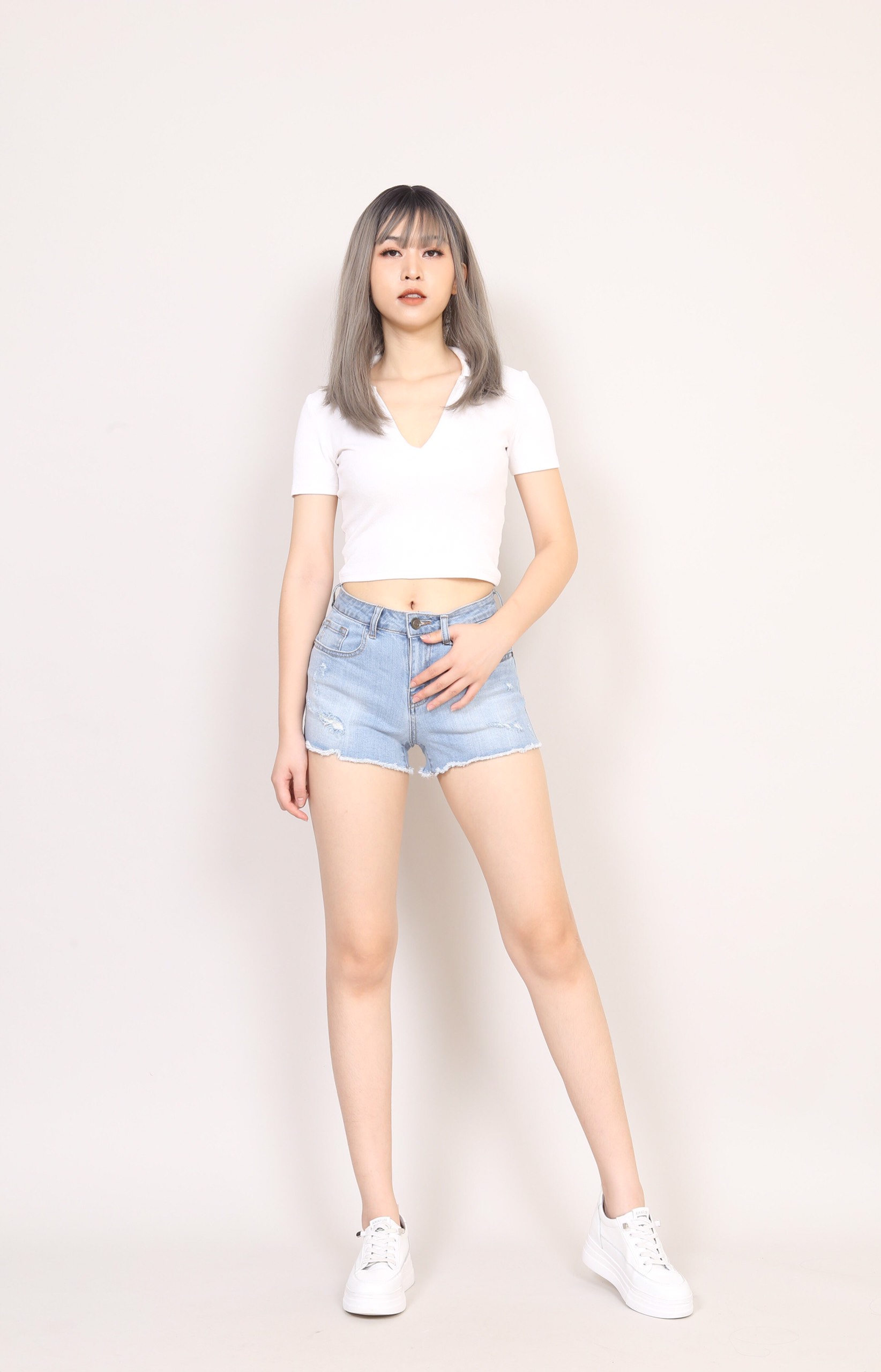 Quần Short Jean Nữ Thời Trang Rách 4 Vết Gấu Tua Rua 304T3, Quần Sooc Jean Nữ Rách Cạp Cao CT Jeans