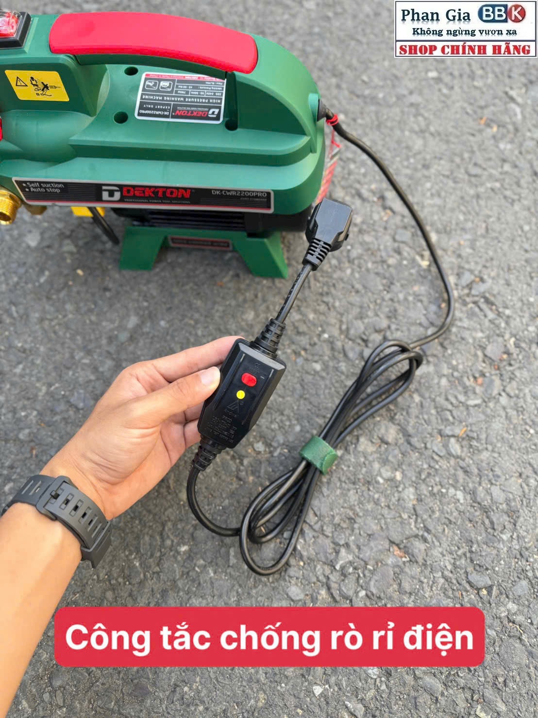 Máy Rửa Xe Gia Đình DEKTON DK-RX3001 Công suất lớn 1350w – Áp Lực Mạnh, Bền Bỉ Bảo hành 1 năm - Thế Hệ Mới