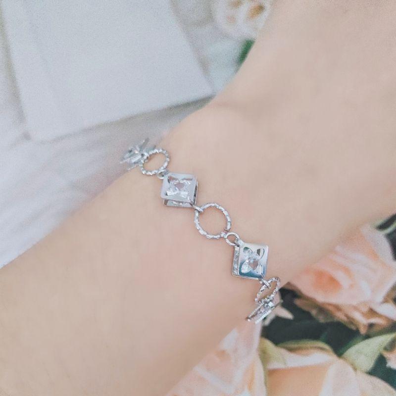 Lắc tay inox nữ hình thoi - tròn đẹp, không đen