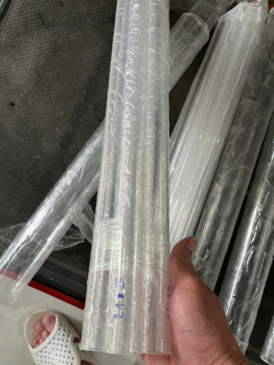 Ống nhựa Acrylic độ trong suốt cao