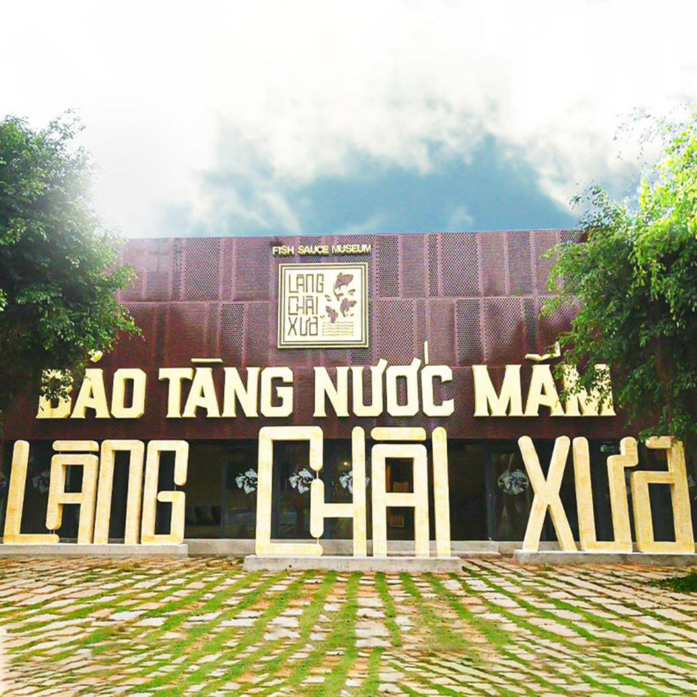 Thùng 6 chai nước Mắm Tĩn nhãn đỏ độ đạm 40N tự nhiên chai 500ml nước mắm rin nguyên chất truyền thống sạch từ cá cơm than muối tinh khiết sánh đặc thịt cá không chất bảo quản