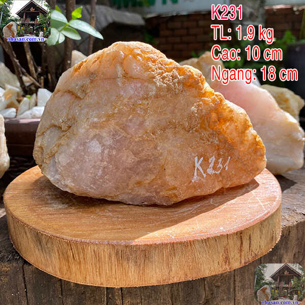 Cục đá thạch anh hồng thô 1.9kg (10x18 cm) vật phẩm trang trí tăng năng lượng