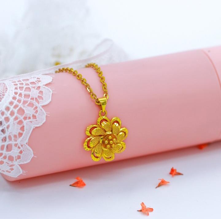 Dây chuyền vòng cổ hoa mai sang trọng