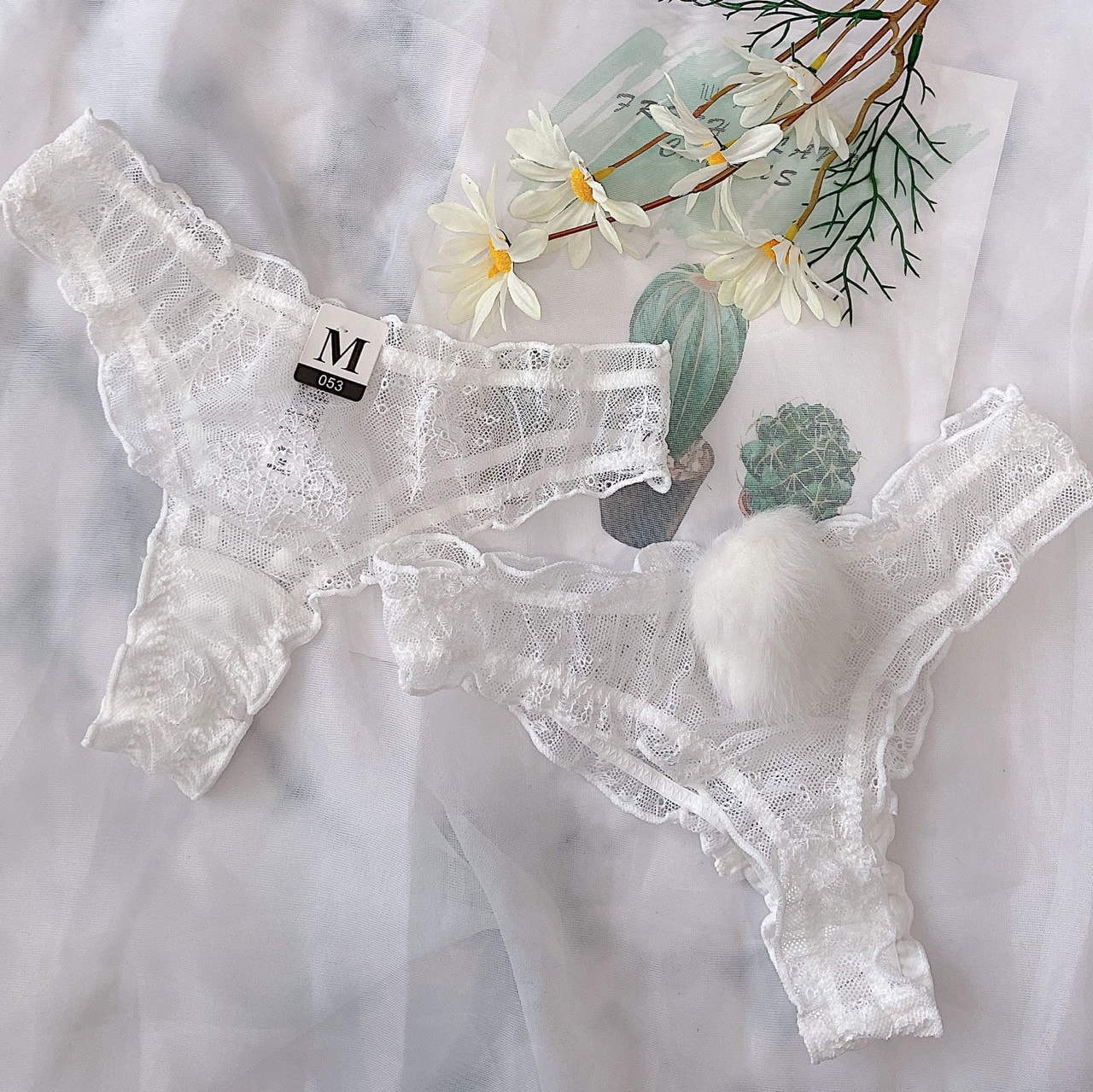 COMBO 3 QUẦN LỌT KHE REN KÈM CỤC BÔNG SIÊU XINH 053