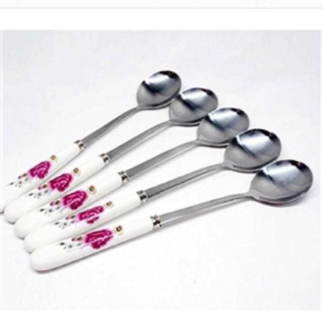 Thìa súp cán sứ hoa 20cm..