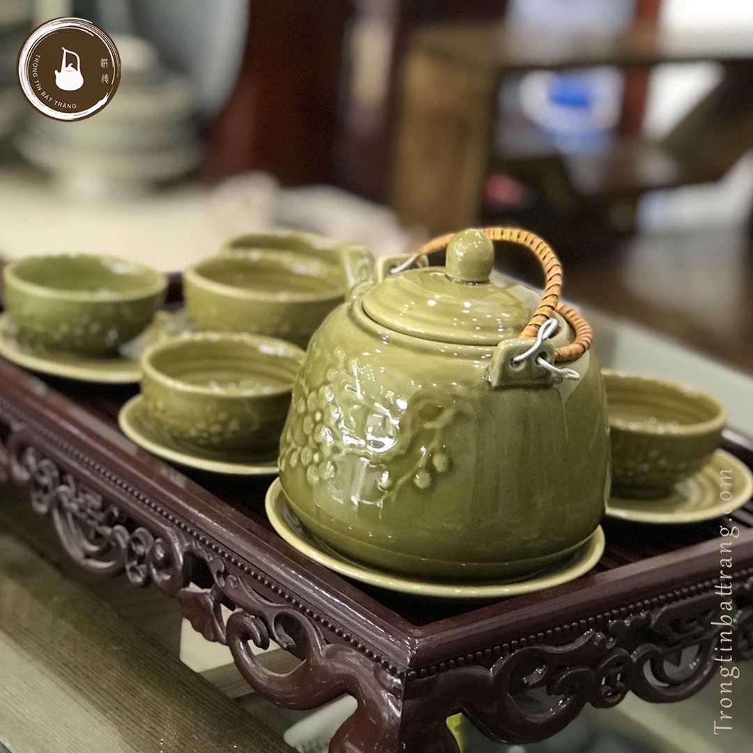 Bộ Ấm Chén Giả Cổ Thời Lý Bát Tràng Họa Tiết Hoa Mai Dáng Quần Hoa Quai Đôi Dung Tích 650ml AHL 12