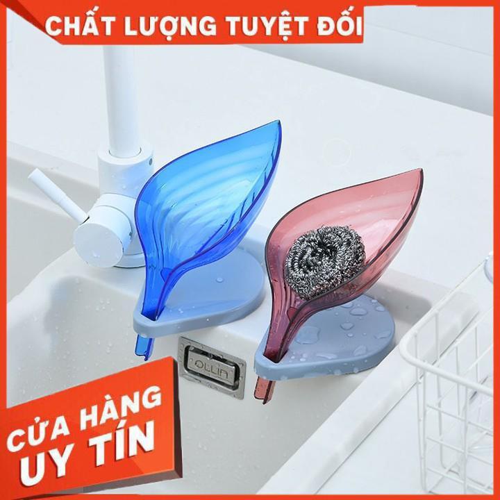 Giá để xà bông tắm hình chiếc lá bằng nhựa trong suốt bắt mắt