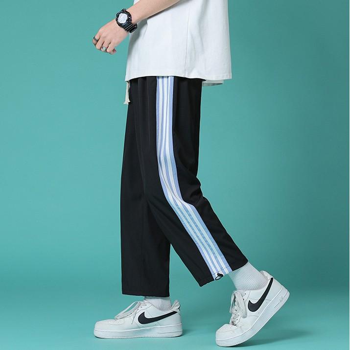 Quần Jogger Nam Nữ Unisex  Quần Ống Rộng Vải Mềm Dây Rút Ở Gấu Quần - Phối 3 Sọc Điểm Nhấn- Chất Umi Da Cá