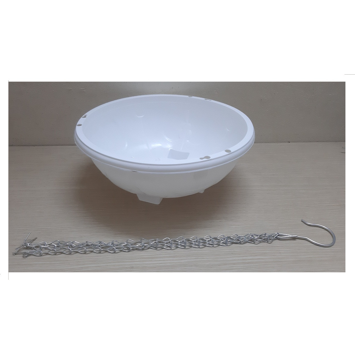 1 Chậu Nhựa Tròn Trồng Hoa Màu Trắng Có Móc Treo - Chậu chảo treo trồng hoa có móc xích kèm theo! KT: 29x12cm