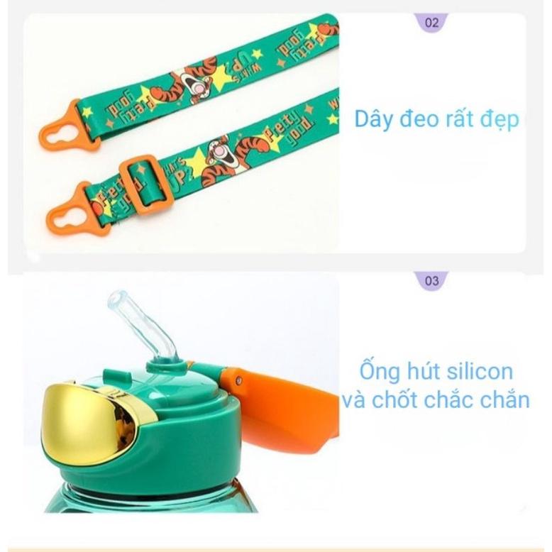 Bình nước siêu đẹp hàng DlSNEY. Có ống hút và dây đeo chéo rất đẹp.Ốp 2 bên viền chắc chắn