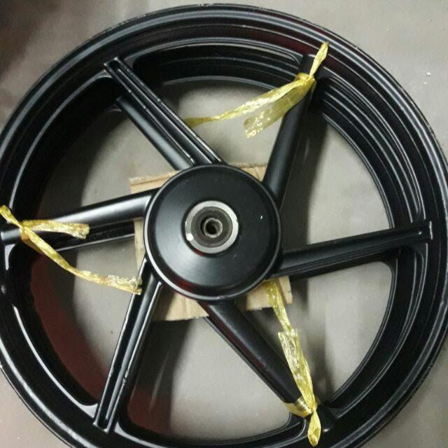 Cặp mâm 6 cây đùm. xe.dành cho xe wave và dream.còn nguyên xi.có trầy