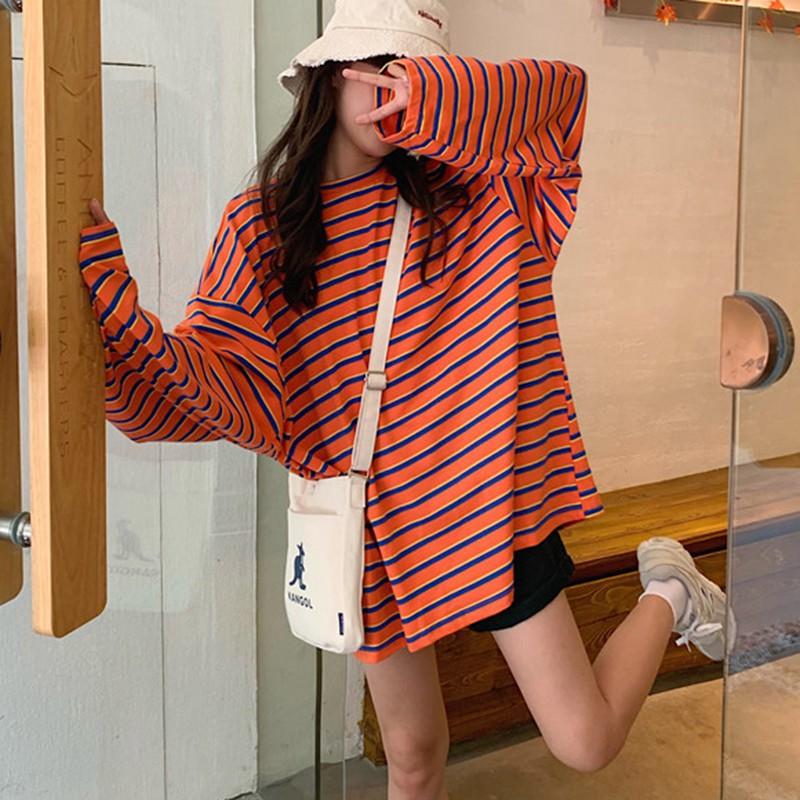 Áo thun tay dài form rộng kẻ sọc ngang phong cách Hàn Quốc