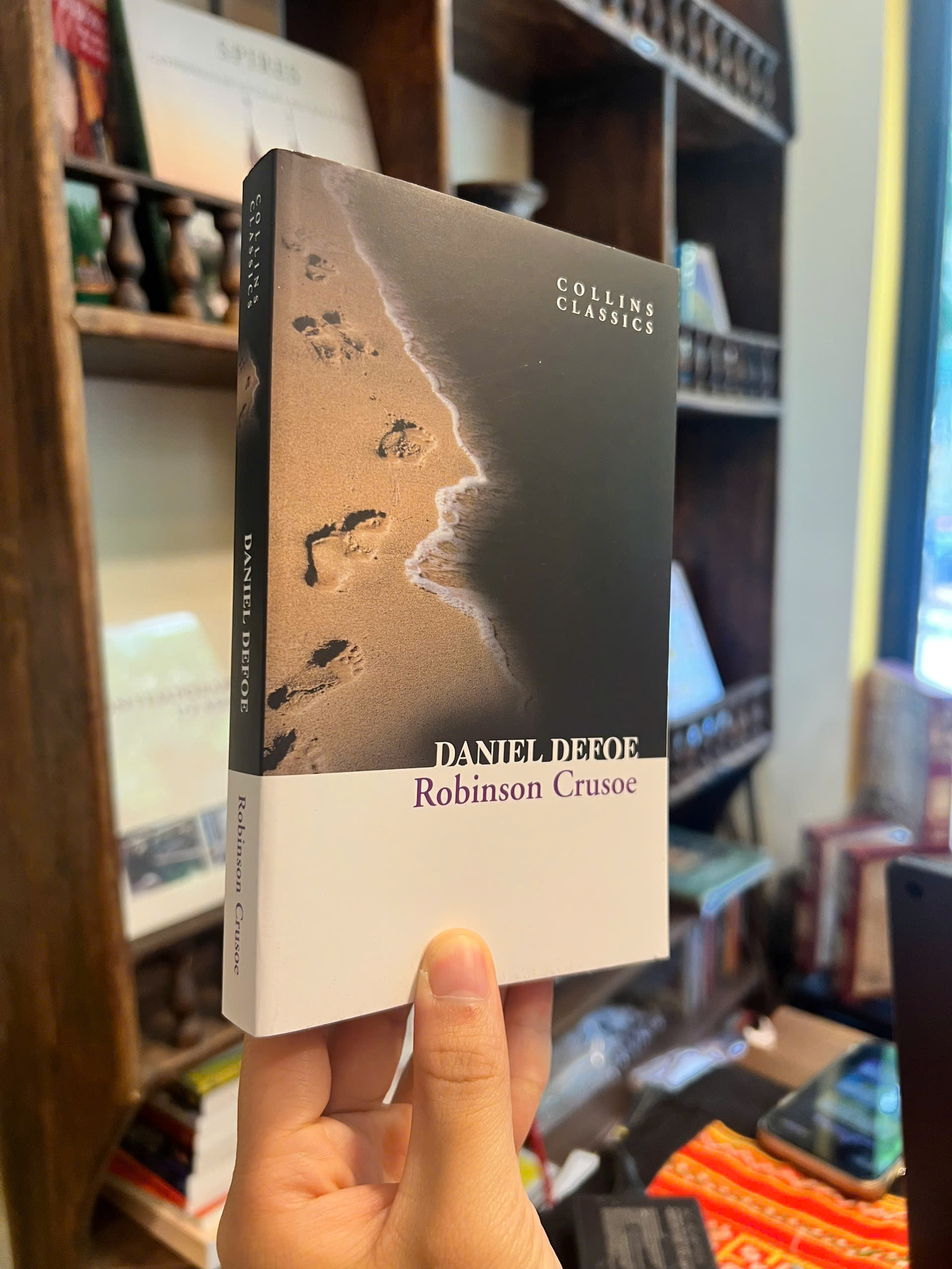 Sách - Robinson Crusoe by Daniel Defoe | Classics / Fiction / Adventure / Ngoại văn Nhập khẩu