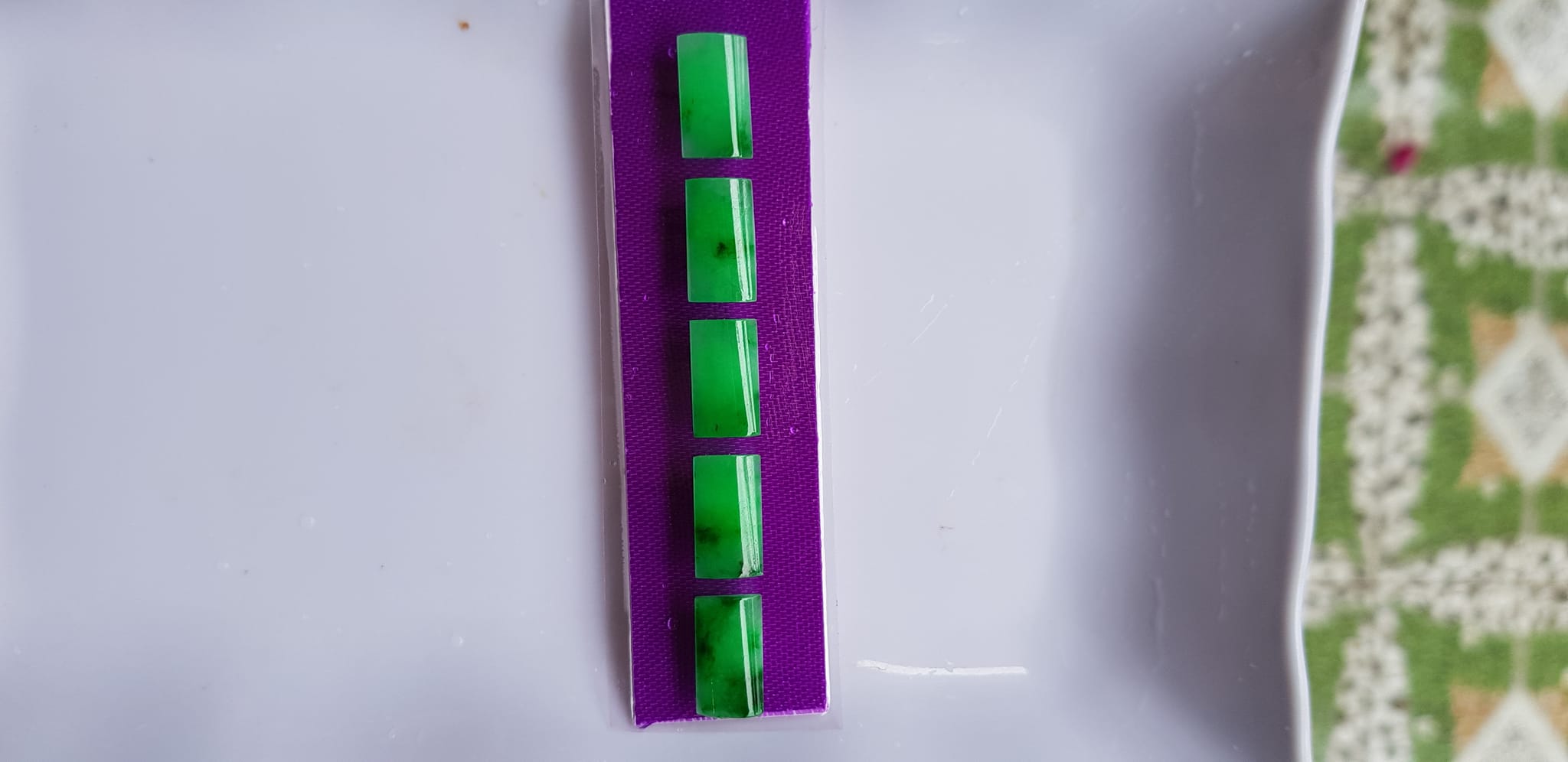 1 bộ lắc tay hình chữ nhật bóng đẹp Dài 13mm x Ngang 7mm x Cao 2mm Đá Ngọc Cẩm Thạch tự nhiên Xanh Ngọc tươi bóng đẹp Nữ bọc vàng đeo đẹp sang quà tặng ý nghĩa gửii đến Mẹ và người thân ạ
