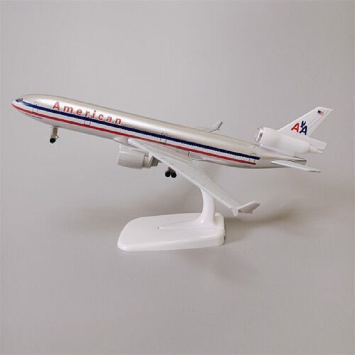 Mô hình máy bay American chiến đấu MD-11  20cm có bánh xe