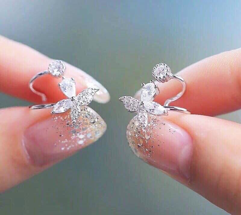 Bông tai cánh bướm đá sang chảnh tiểu thư thanh lịch