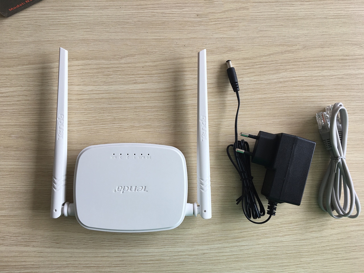 Bộ phát Wifi Tenda N301 tốc độ 300Mbps: 2 râu thu sóng