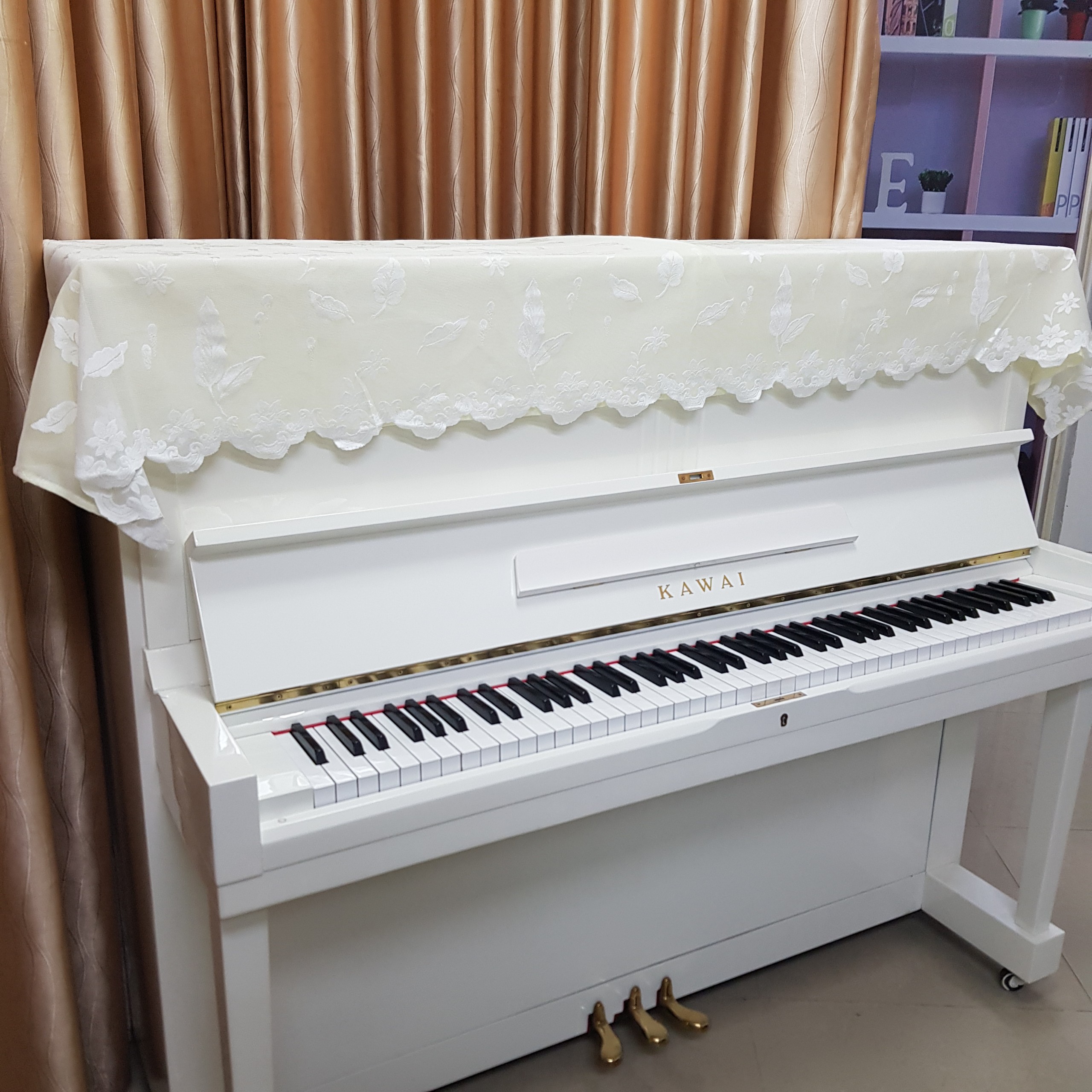 Khăn Phủ Đàn Piano ren trắng họa tiết chiếc lá