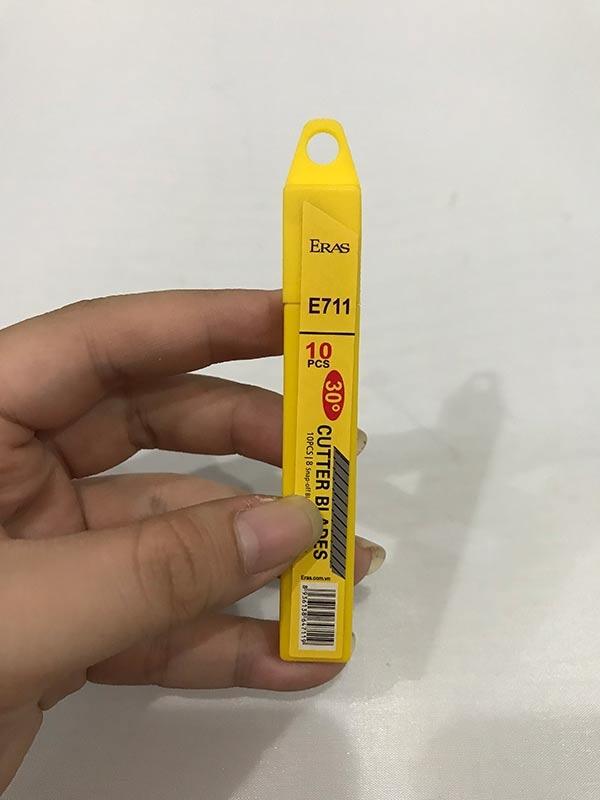 Lưỡi Dao Dọc Giấy Eras - E711 - Vàng - 30 Độ