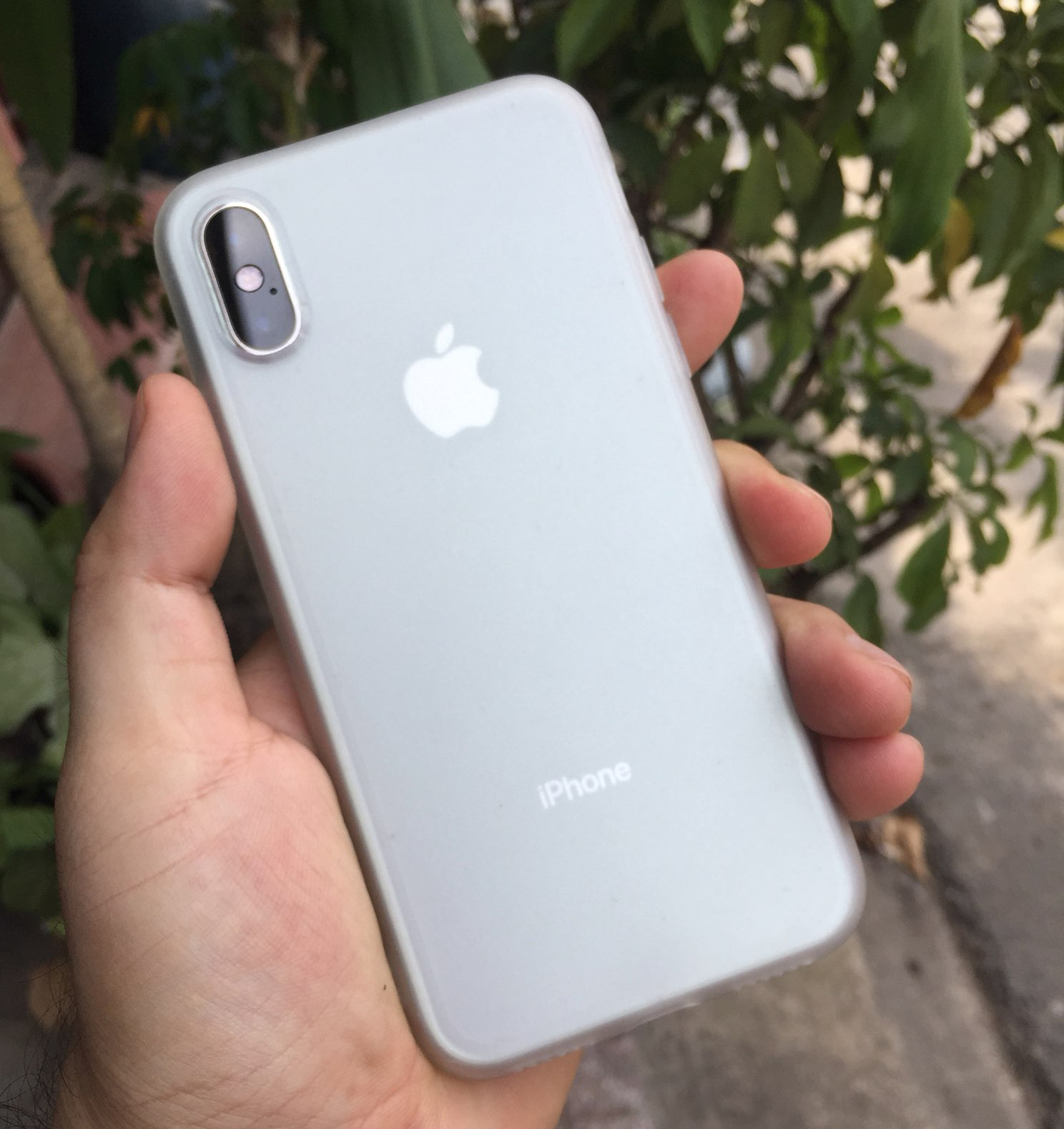 Ốp lưng viền dẻo trong sần nhám trắng dành cho iPhone XS MAX
