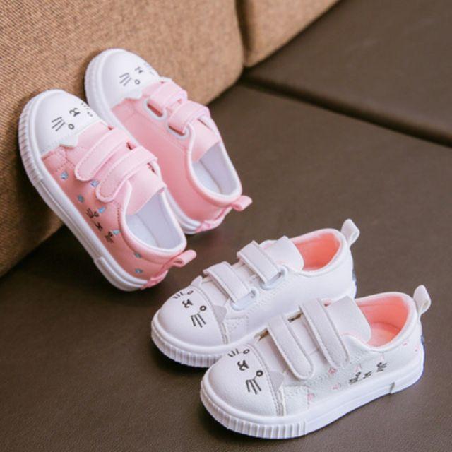 Các mẫu giày xinh cho bé