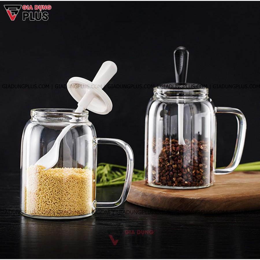 Hủ đựng gia vị muỗng liền nắp thông minh có nắp đậy kín thuỷ tinh borosilicate 380ml, có tay cầm