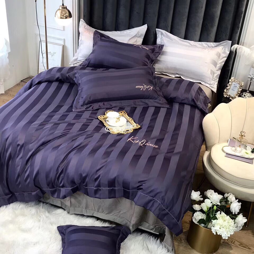 Bộ Chăn Ga Gối Satin Lụa Cao Cấp - Kẻ Tím Than