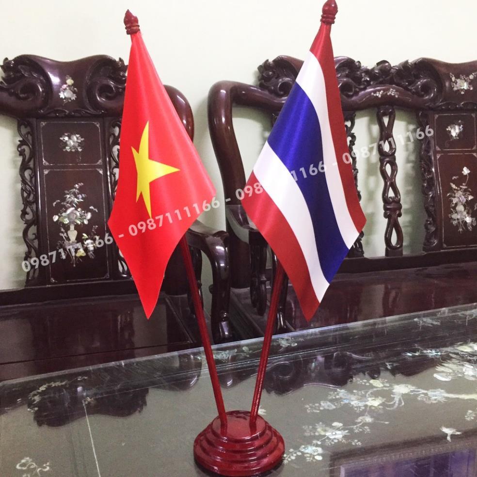 Cờ Để Bàn Đế gỗ Cắm 2 cờ Việt Nam - Thái Lan In Kỹ Thuật Số