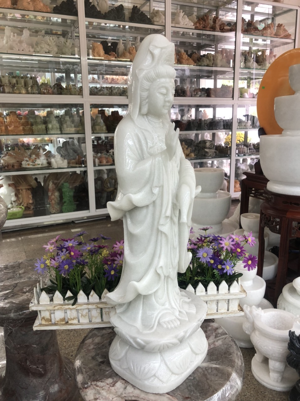 Tượng Phật Bà Quan Thế Âm Bồ Tát đứng đài sen đá cẩm thạch trắng - Cao 60 cm