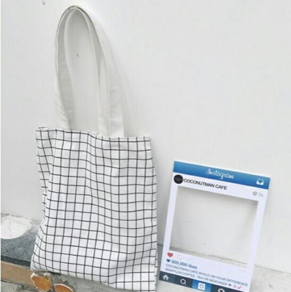 Túi tote in chữ kẻ ô