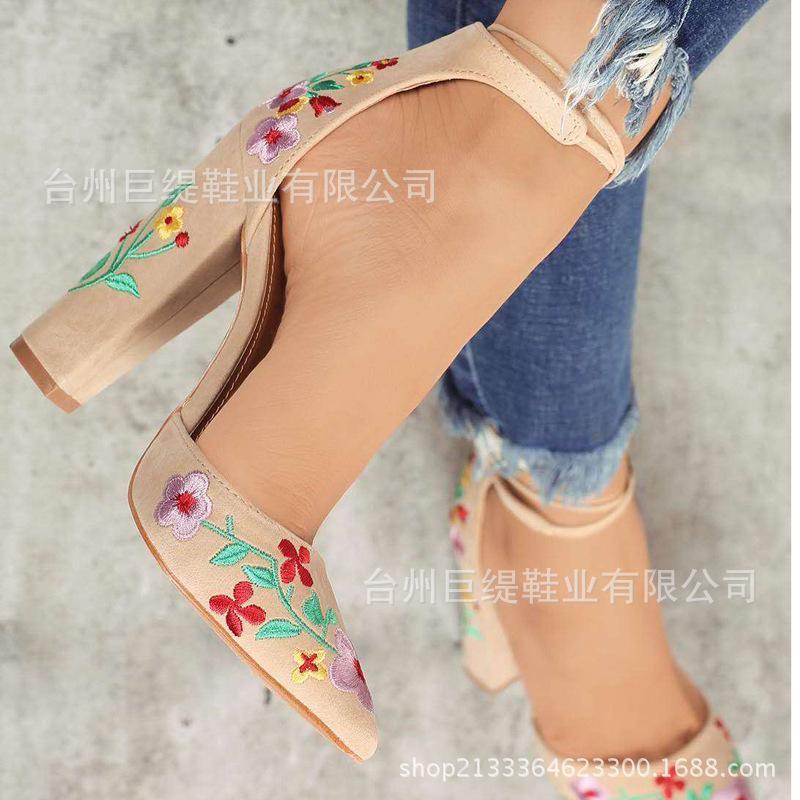 Giày sandal hoa kiểu Châu Âu giày Thêu Mờ Kích Thước 35-43 Giày Cao Gót 20735