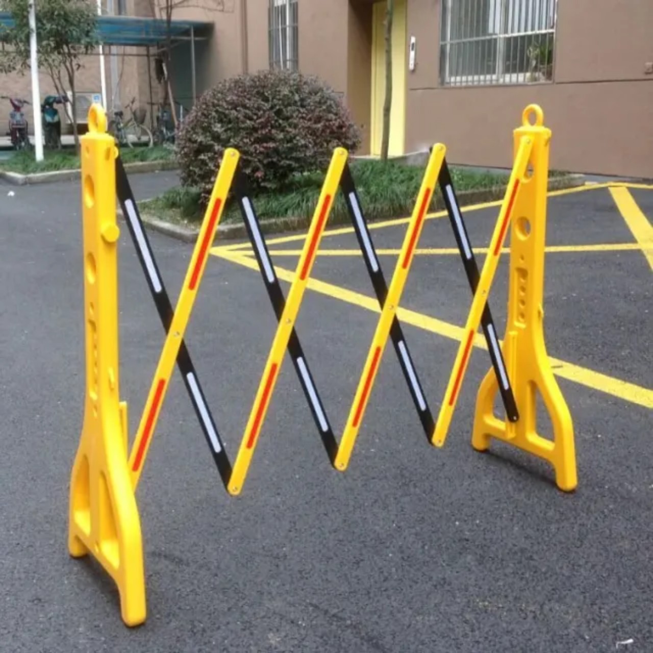 Hàng rào Barie dài 200cm rộng 40 cao 90 bằng nhựa xếp di động