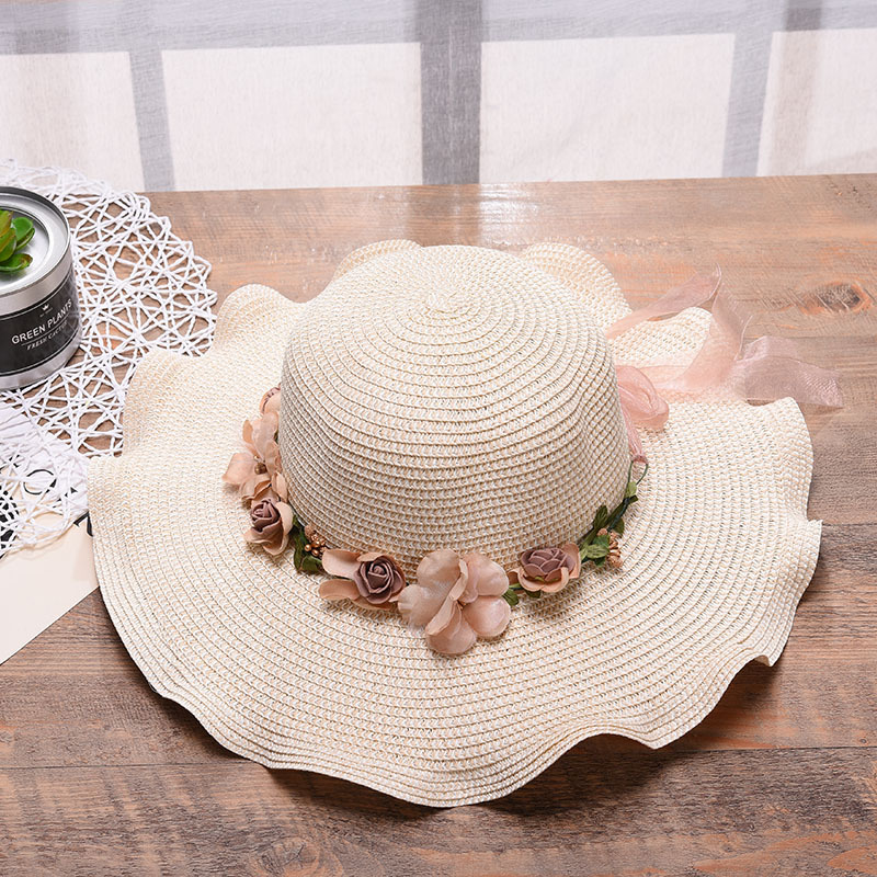 Mũ đi biển vành rộng có vòng hoa dễ thương