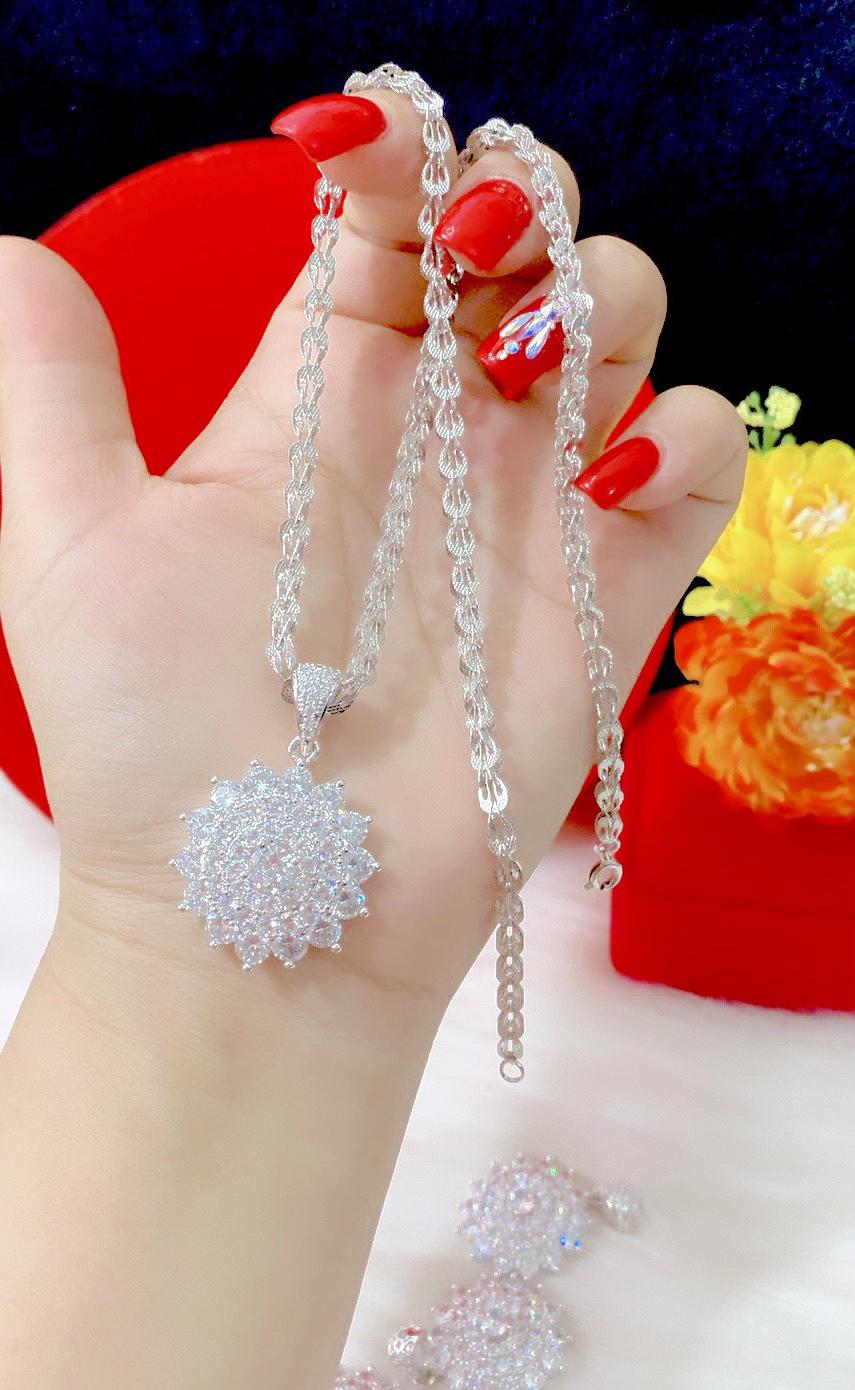 Dây chuyền nữ mặt xoàn mạ bạch kim E691