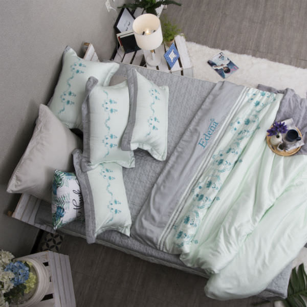 Bộ Chăn Ga Bọc Chần Gòn Tencel Edena ED751 - Trắng Xanh