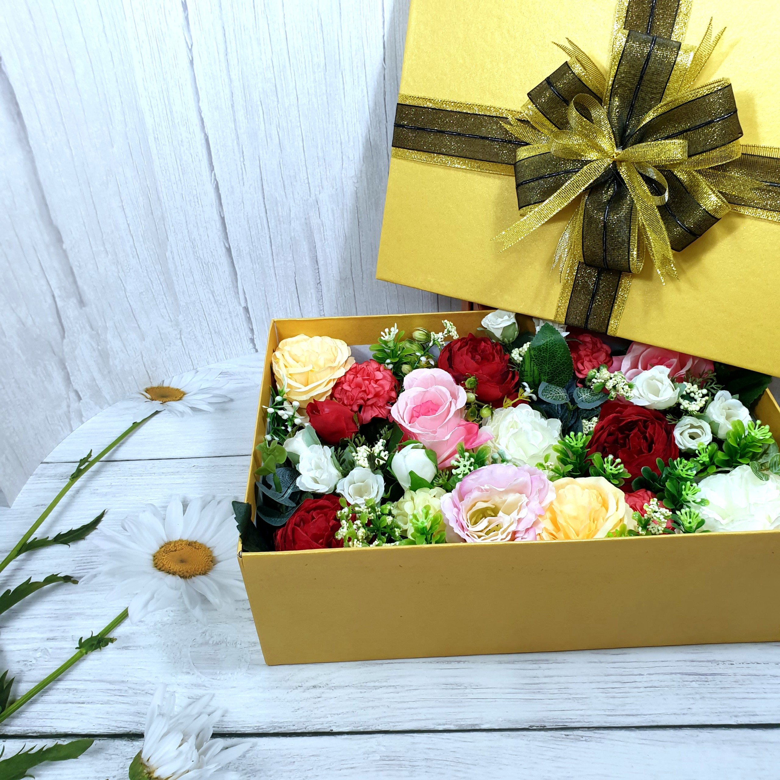 Combo hộp quà hoa hồng tặng valentine 30x20x10cm tặng thiệp + giấy rơm lót + túi quà - HQ16