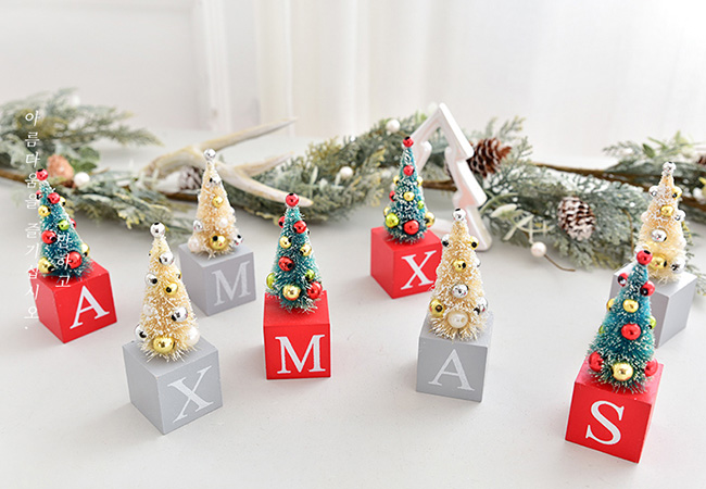 cây thông đế gô chữ xmas