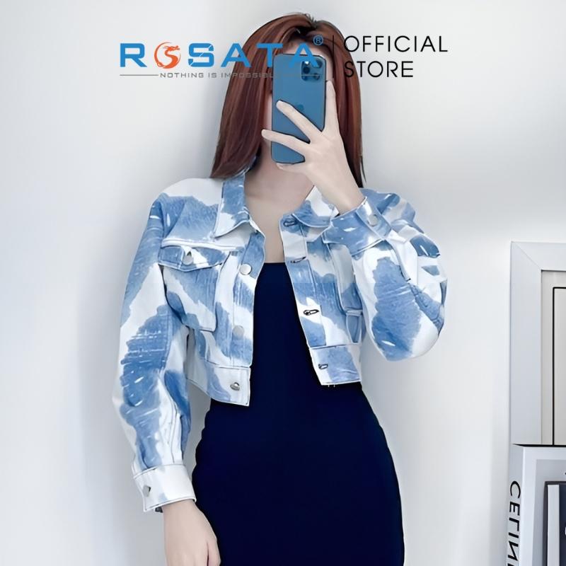 Áo khoác nữ ROSATA K22 tay dài 2 túi hộp nắp vuông form croptop jean loang mây xuất xứ Việt Nam