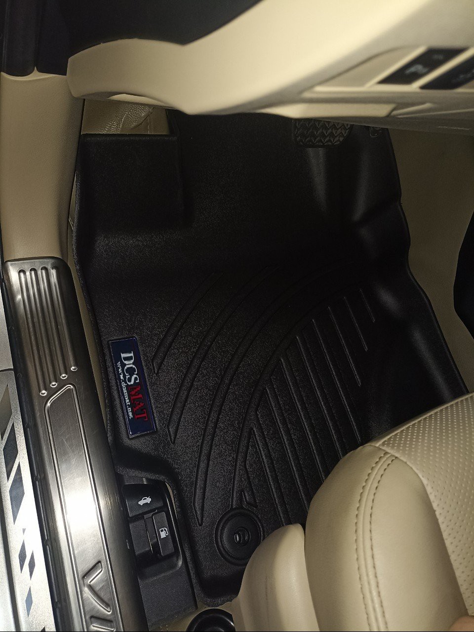 Thảm lót sàn cho xe Toyota vios 2016- nay thương hiệu DCSMAT, chất liệu TPV cao cấp