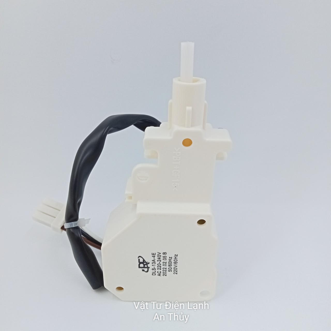 Công tắc khóa cửa máy giặt TOSHIBA cửa trên D980 3 chân 220V RF DLS-13a-4E