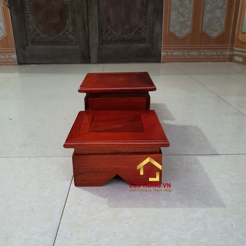 Tam cấp để bát hương bằng gỗ hương mặt vuông đẹp bền và chắc chắn