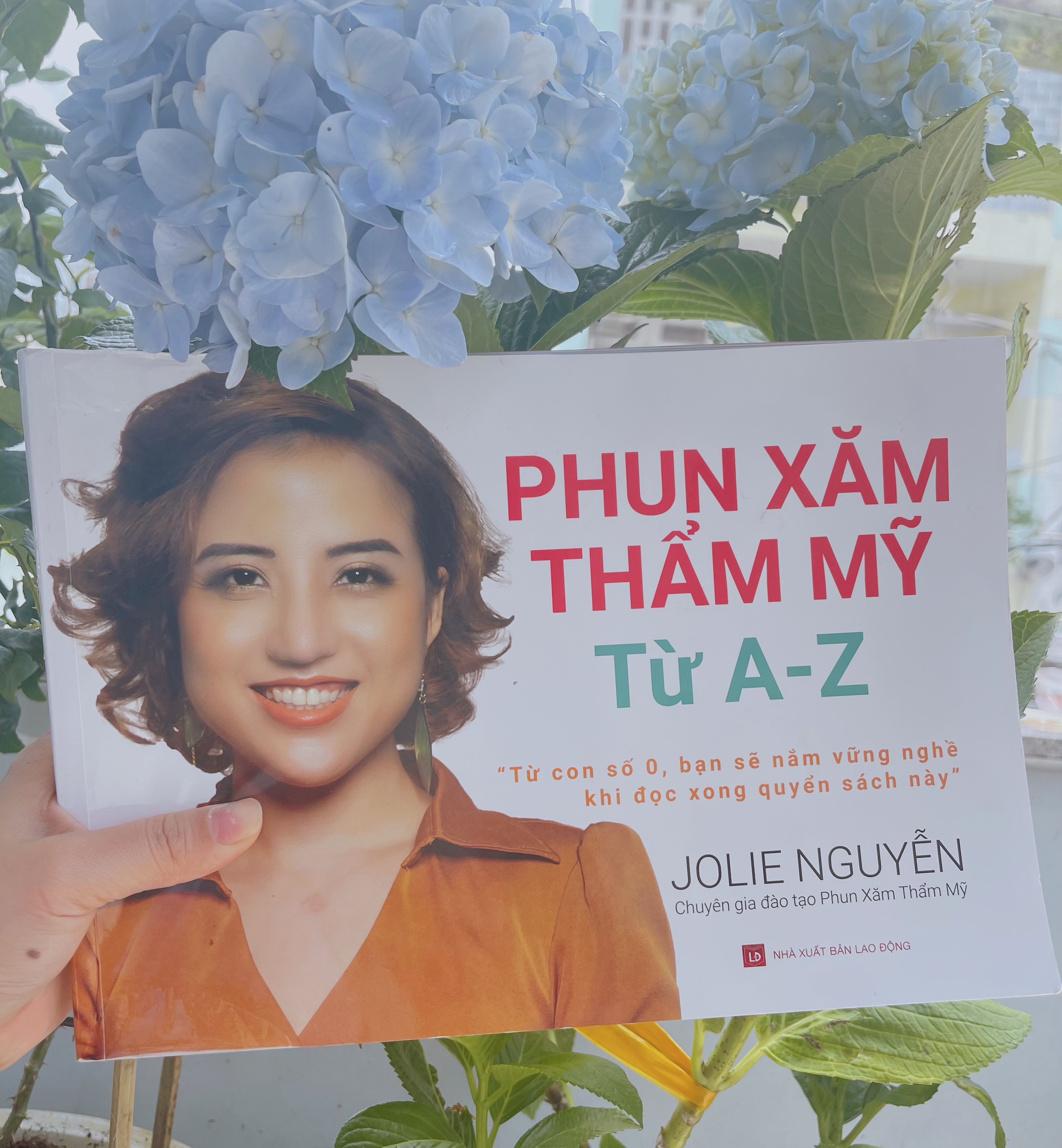 SÁCH - GIÁO TRÌNH PHUN XĂM THẨM MỸ TỪ A-Z - TỪ CON SỐ 0, BẠN SẼ NẮM VỮNG NGHỀ KHI ĐỌC XONG QUYỂN SÁCH NÀY