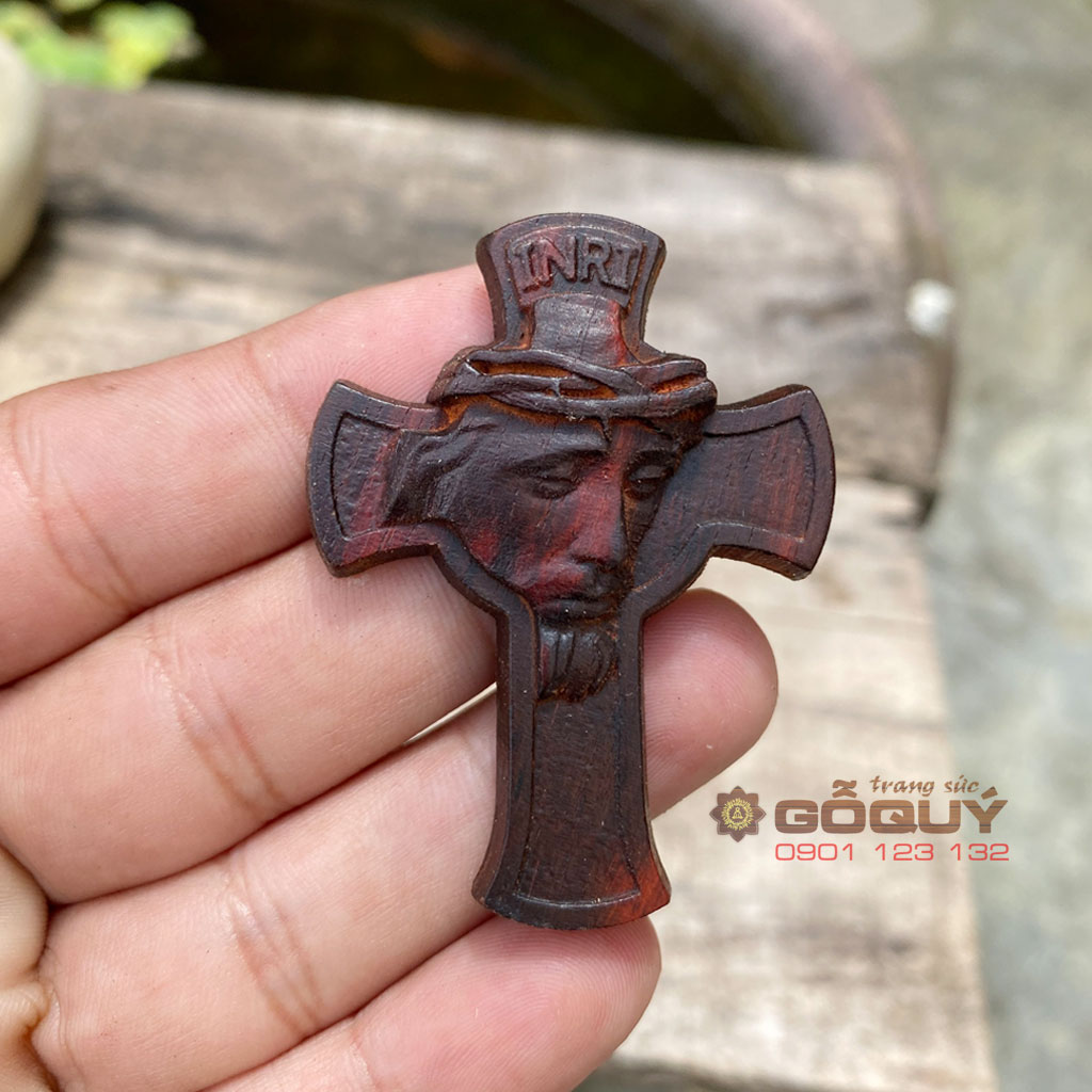 Mặt dây chuyền thánh giá INRI gỗ trắc