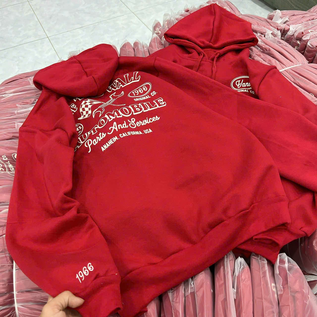 Áo hoodie AUTOMOBILE form rộng màu đỏ nam nữ unisex HYPRETTY 02