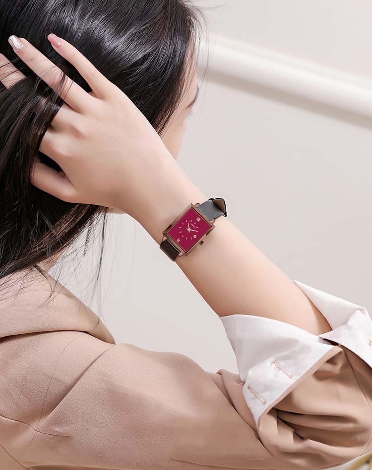 Đồng hồ nữ Draco D23-EL05 "Elegant" nâu kết hợp chất liệu dây da bò màu đen-phụ kiện thời trang nữ nhẹ nhàng tinh tế