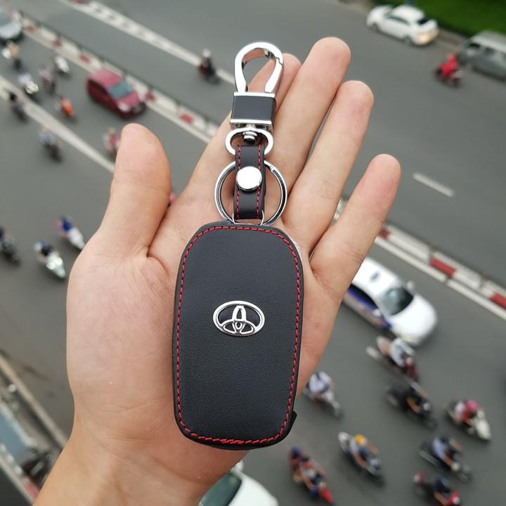 Bao da 3D bảo vệ chìa khóa xe dành cho Toyota Fortuner 2020 kèm móc đeo Inox