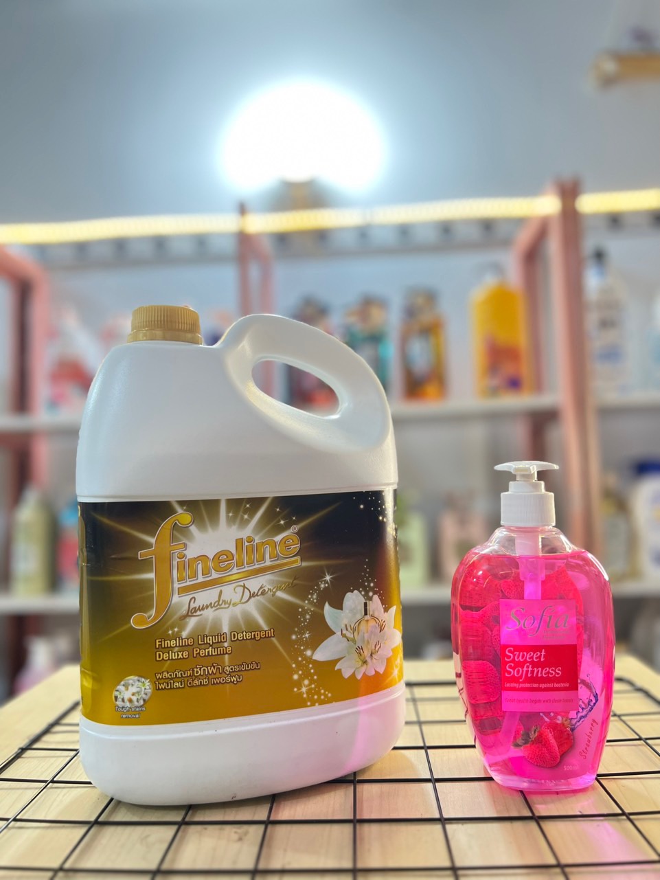 Giặt xả Fineline và Rửa tay Sofia Thái Lan
